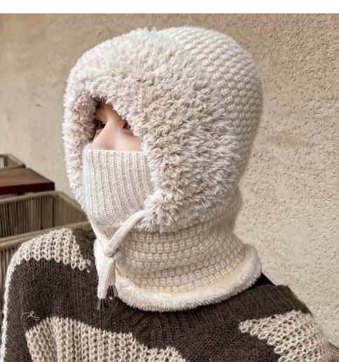 BONNET en velours et chapeau de cou